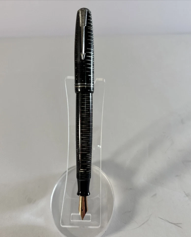 Vintage Parker Vacumatic Gray/Black Striated w/Silver Trim Fountain Pen Gold Nib - Image 4 of 4