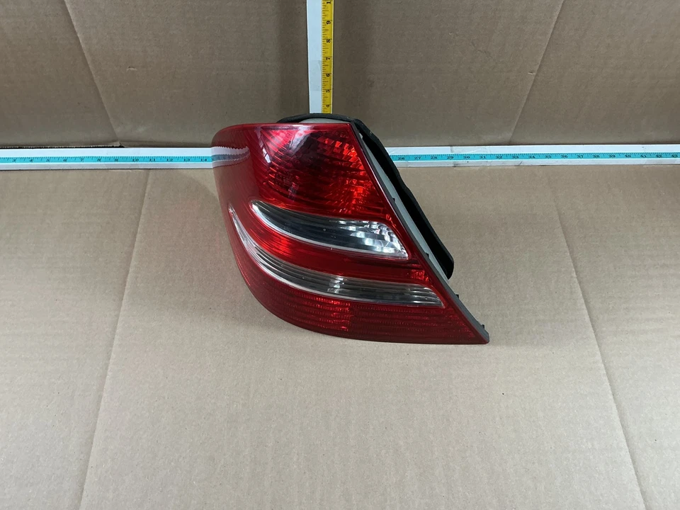 Conjunto de luz trasera izquierda mercedes-benz e500 2003-2009 a2118200364 oem Foto 4 de 4