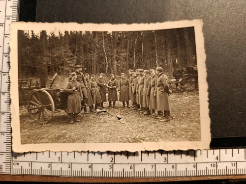 GERMAN WW2: Military B&W photo of HEER (ARMY) SOLDIER.  #0101