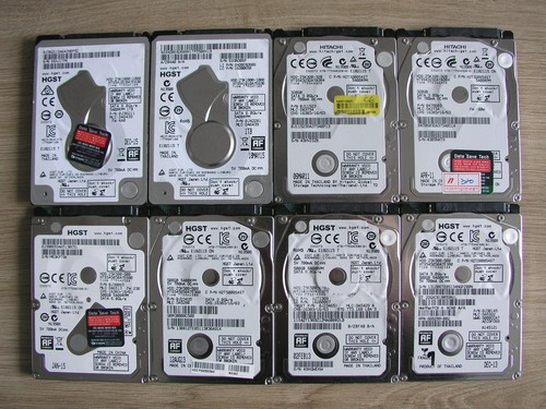 Posten von 8 verschiedenen Hitachi 2,5" Slim Laptop SATA HDDs 1TB 500GB 320GB