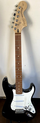 Squier Standard Stratocaster E-Gitarre schwarz (KOSTENLOSER & SCHNELLER UK-VERSAND)