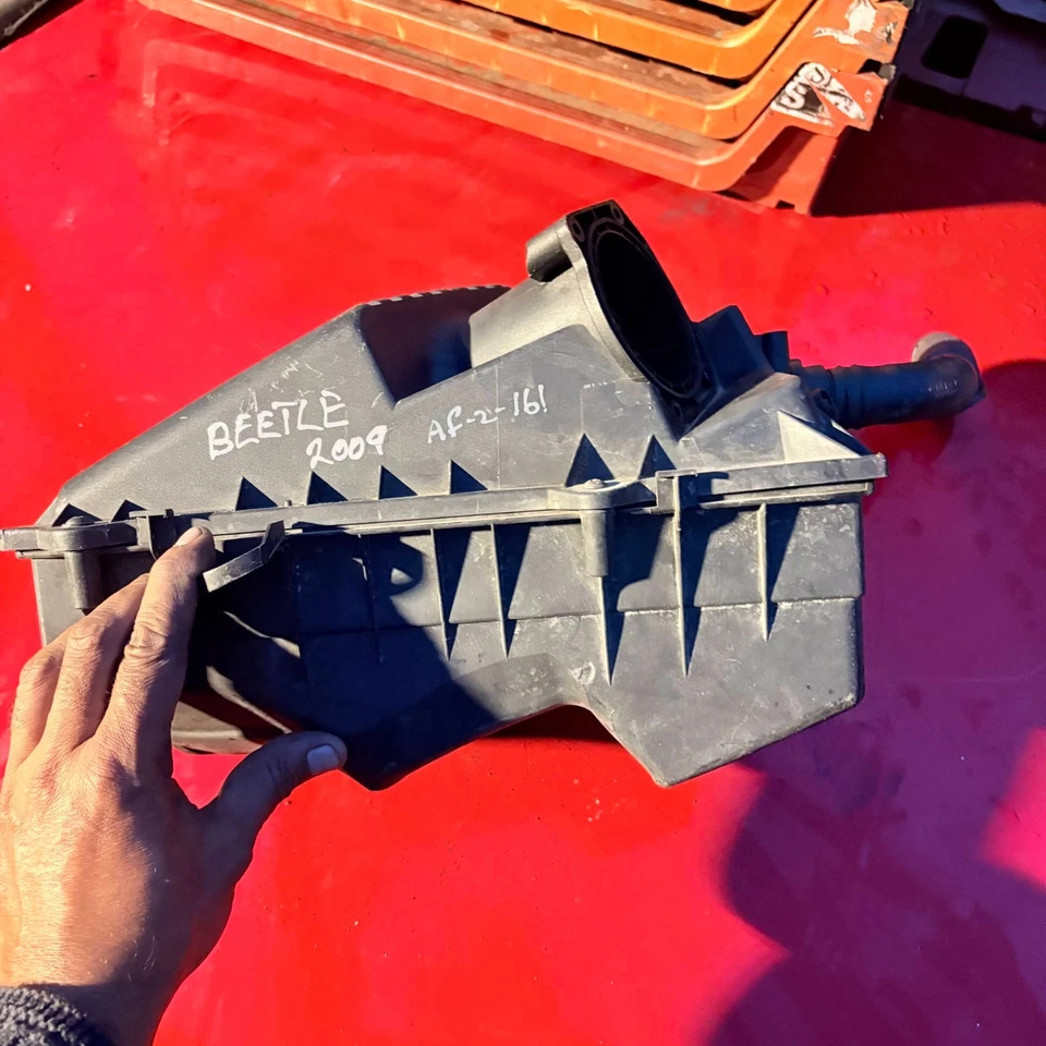 Корпус коробки воздушного фильтра Volkswagen Beetle 2009 - Изображение 2 из 4