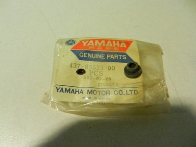 NOS Yamaha Damper  74-76 DT100 DT125 DT175 DT250 74 DT360 437-83523-00