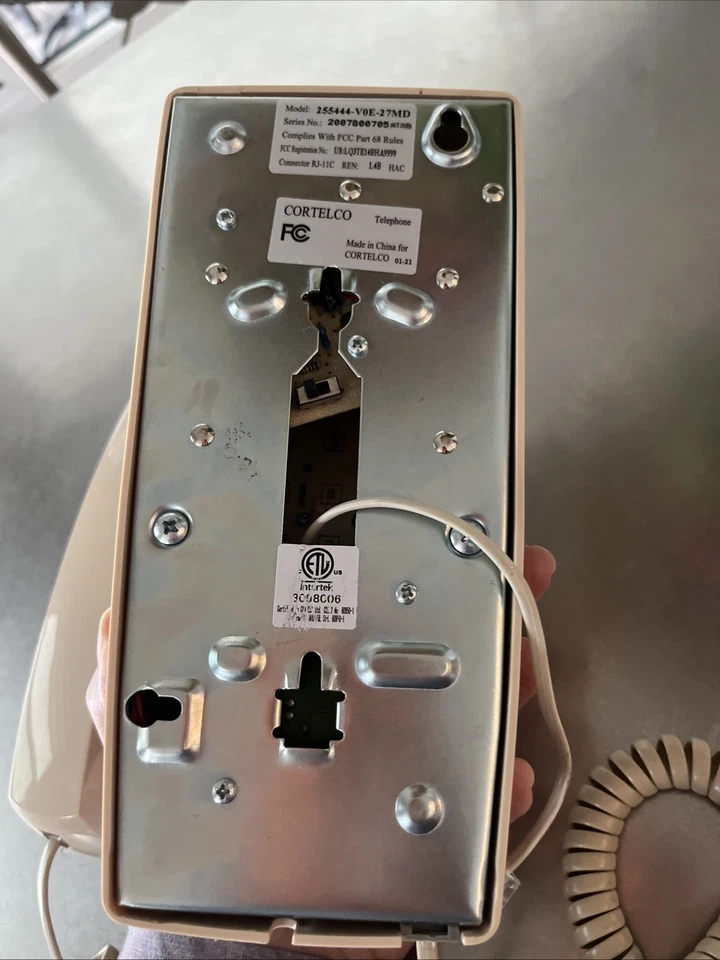 Vintage Cortelco 255444-V0E-27MD Wall w/ Message Light - Image 4 of 4