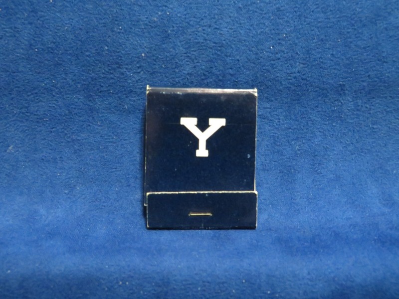 VINTAGE ~ THE YALE CLUB OF NEW YORK CITY MATCHBOOK ~ UNSTRUCK
