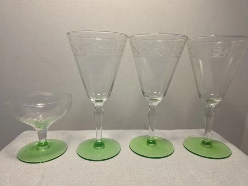 VTG, Depression Glass, Uranium Base, Wine Glasses.Set of 4