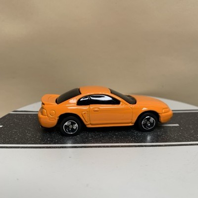 Maisto 1999-2004 Ford Mustang GT Coupe New Edge SN95 Orange w/3