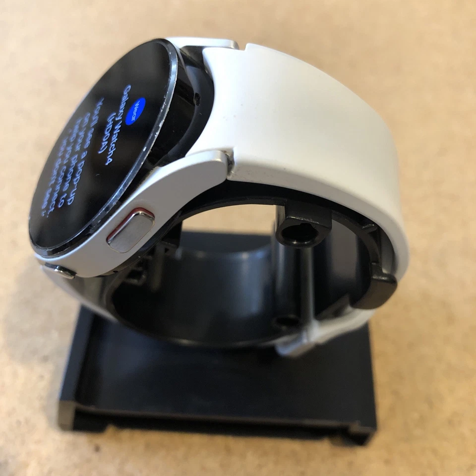 Samsung Galaxy Watch 4 40mm GPS Wifi Bluetooth Smartwatch SM-R860 Silver S/M - Image 4 of 4