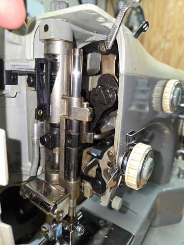 Vintage Necchi Supernova Mark 2 FREEARM Sewing Machine - Picture 9 of 19