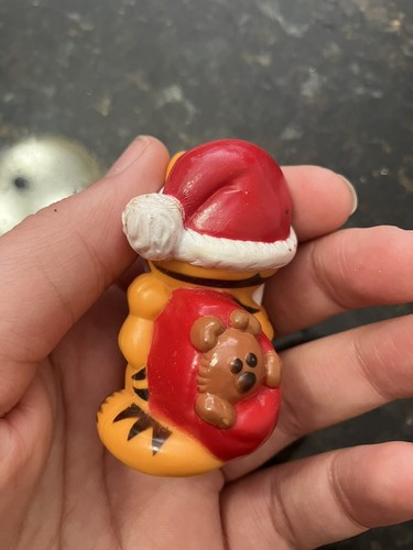 Vtg Garfield Christmas Santa Claus 1979 United Feature Syndicate PVC 2" Figure - Picture 3 of 8
