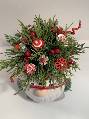 Christmas VTG Button Bouquet/Christm Gnome-Country Farmhouse Shabby Winter Decor - Picture 3 of 4