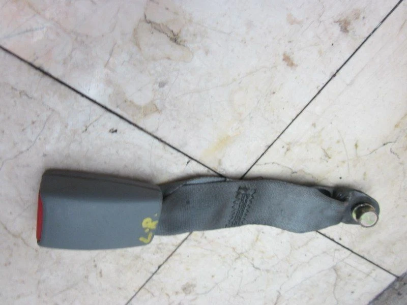 1999-2003 Mitsubishi Galant Left Driver Side Rear Back Seat Belt Seatbelt Buckle - Image 4 of 4