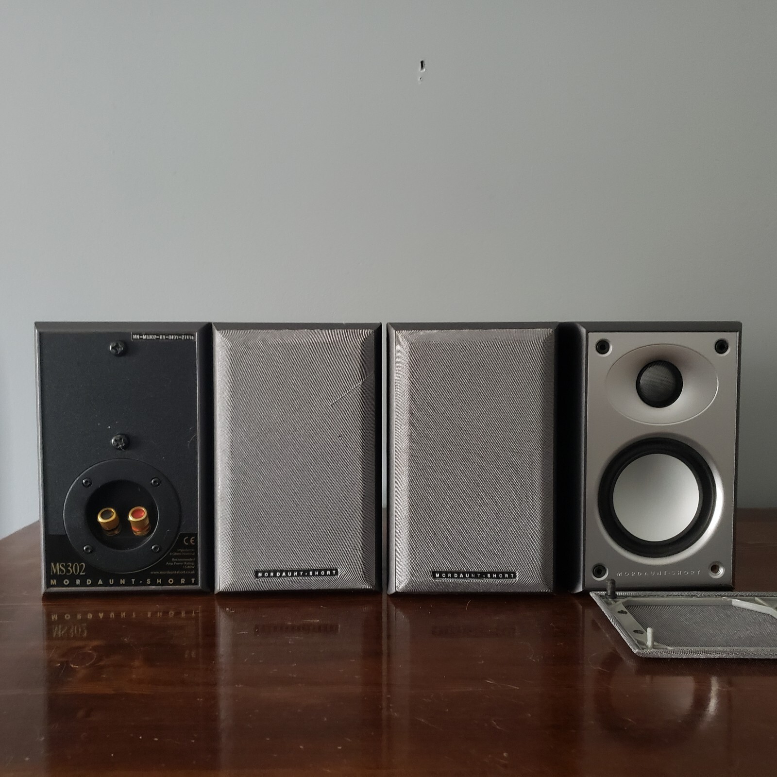 Four Mordaunt Short Premier MS302 Speakers