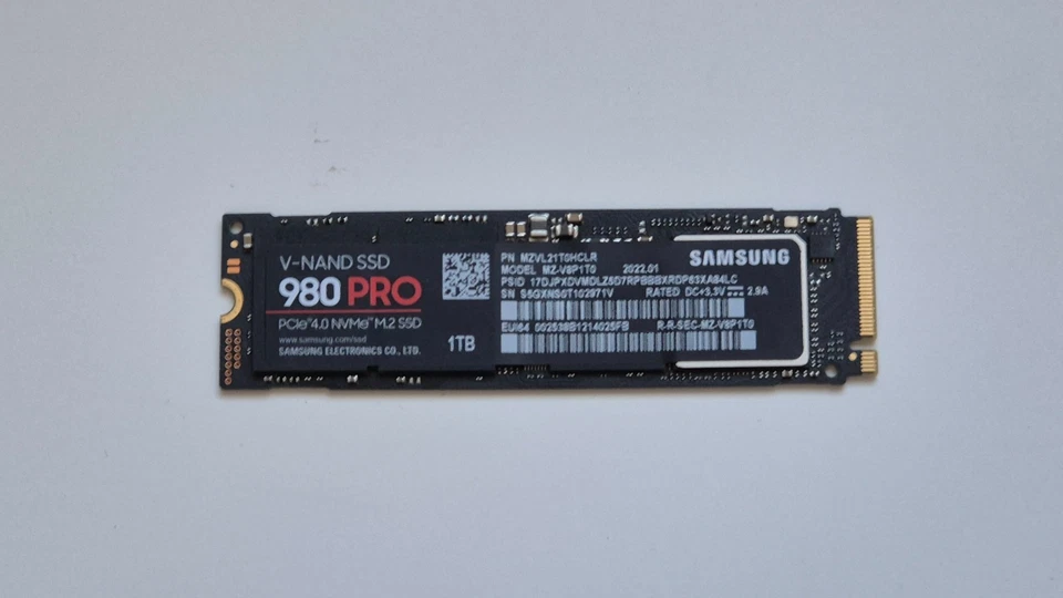 Samsung 980 PRO 1TB NVMe PCIe M.2 SSD Gen4 x4 - MZ-V8P1T0BW