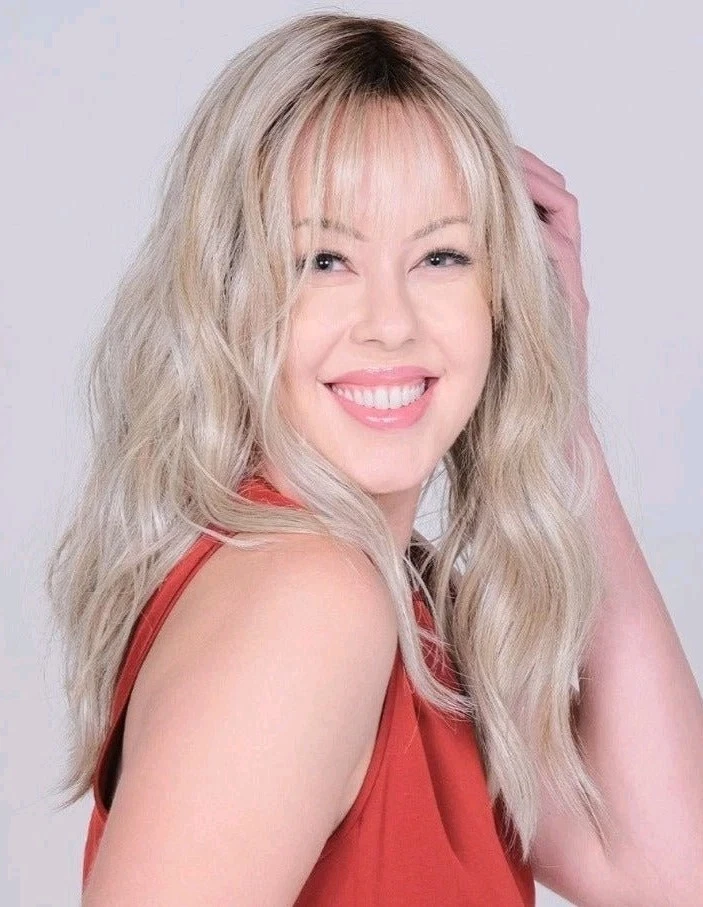 BelleTress London High Tea Miel con Chai Latte Rubia Peluca Larga Ondulada Caja Abierta Foto 4 de 4