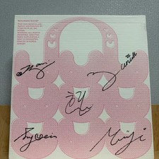 NewJeans Get Up Album Signed by All Members