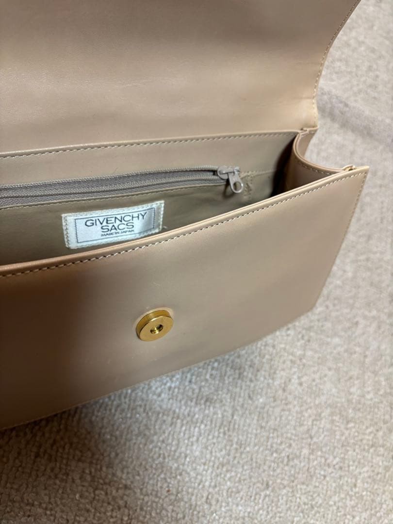 Givenchy Beige Box Handbag with Inner Zipper Pocket, Women's Fashion Bag thumbnail 3