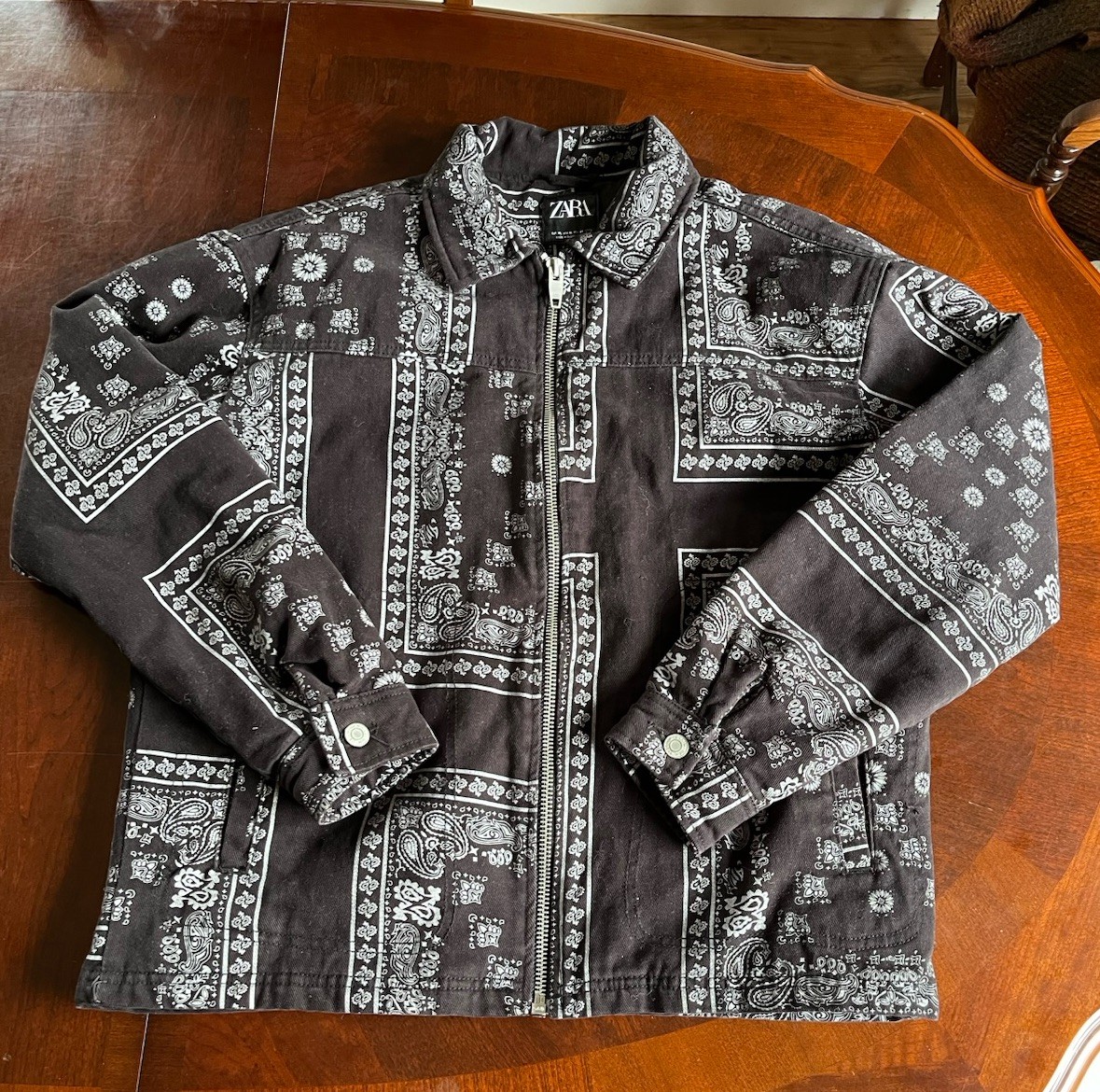 Zara Men's Black and White Bandana Print Quilted Interior Jacket