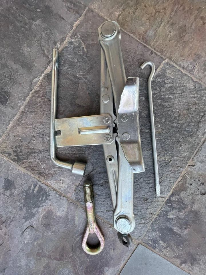 Macaco Nissan Rougue Murano 2008-2014 com ferramentas de chave fabricante de equipamento original - Imagem 2 de 4