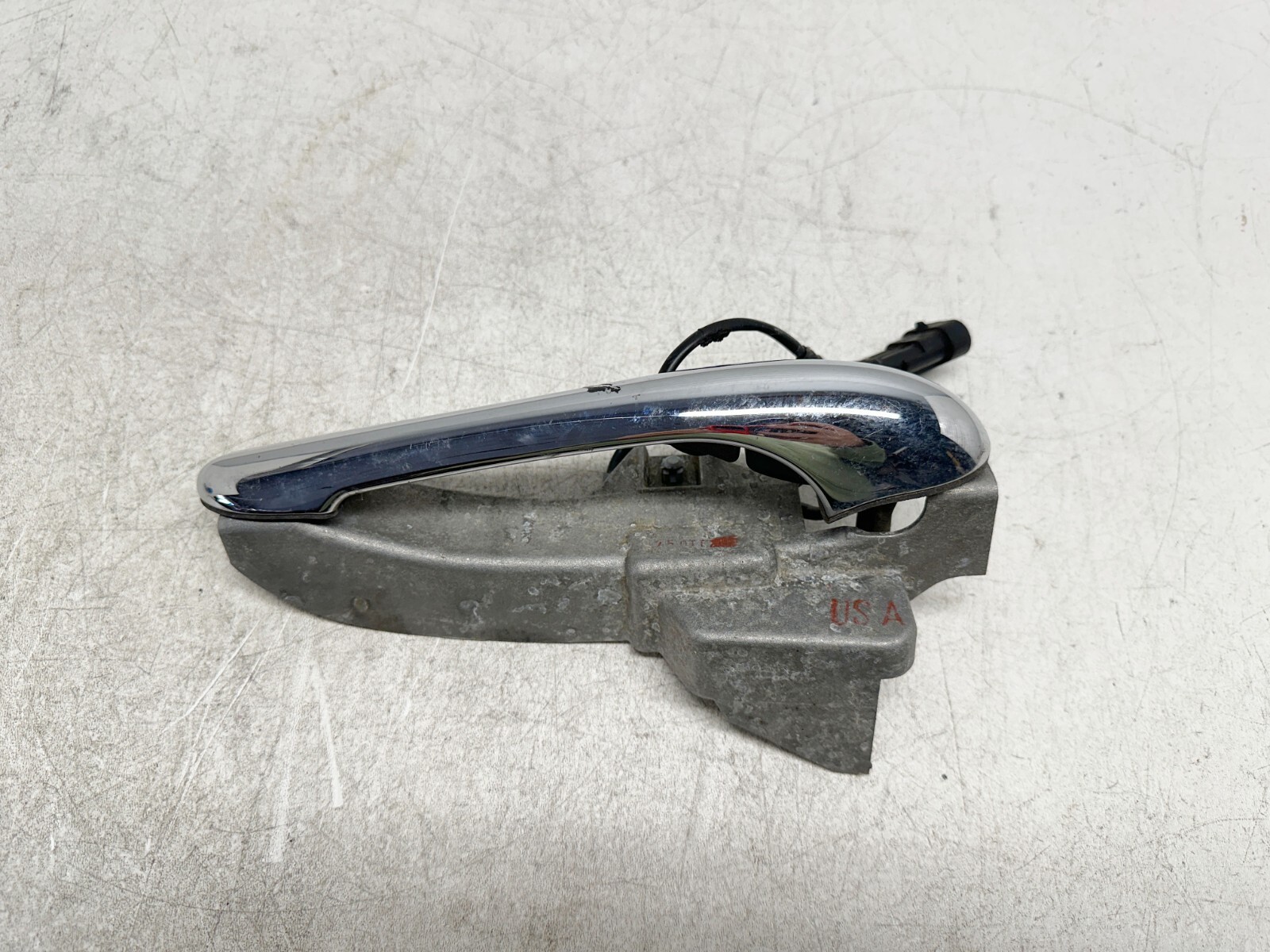 H41070 2003-2012 Maserati Quattroporte REAR EXTERIOR DOOR HANDLE Passenger Side