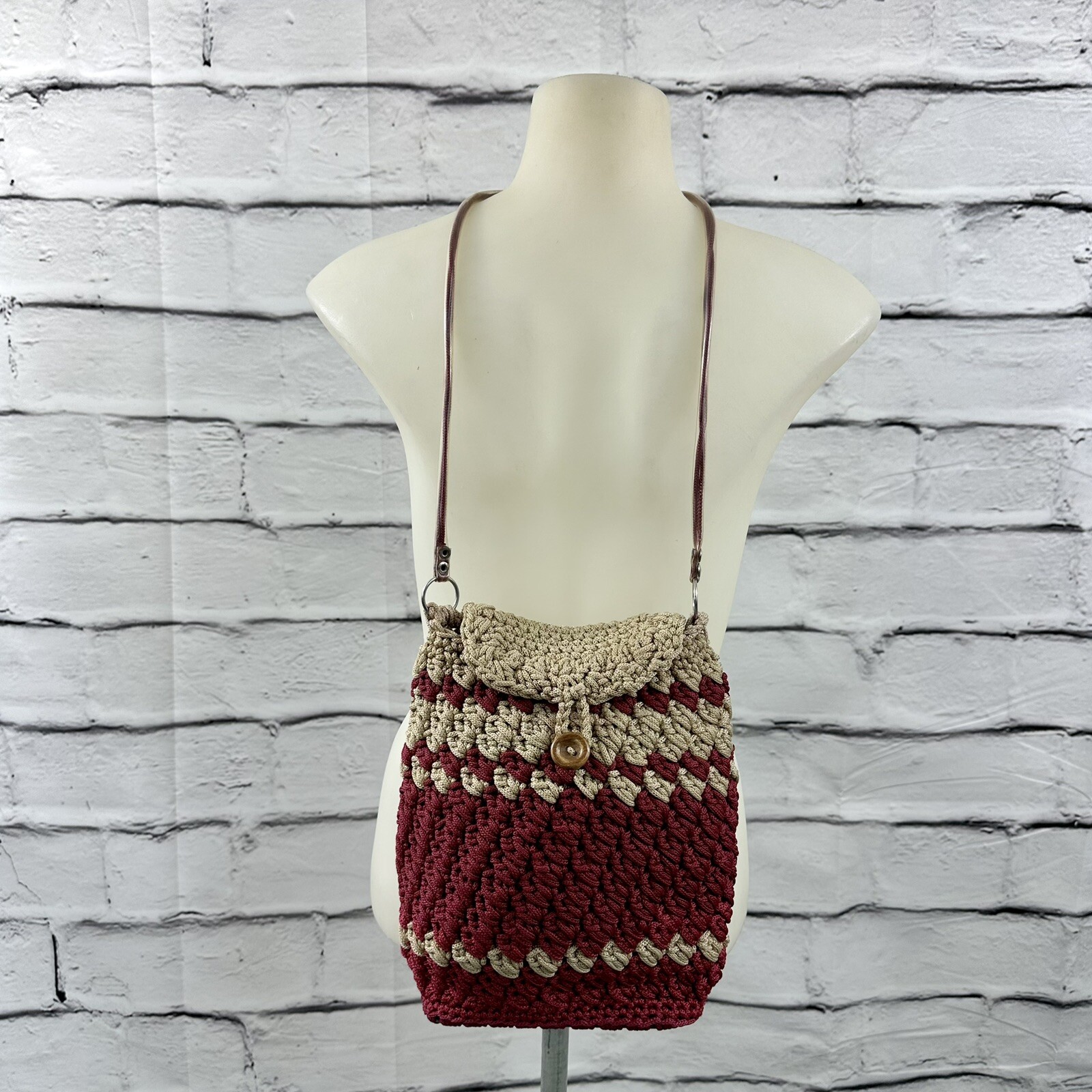 Vintage Macrame Bucket Bag Button Loop Closure Su… - image 9