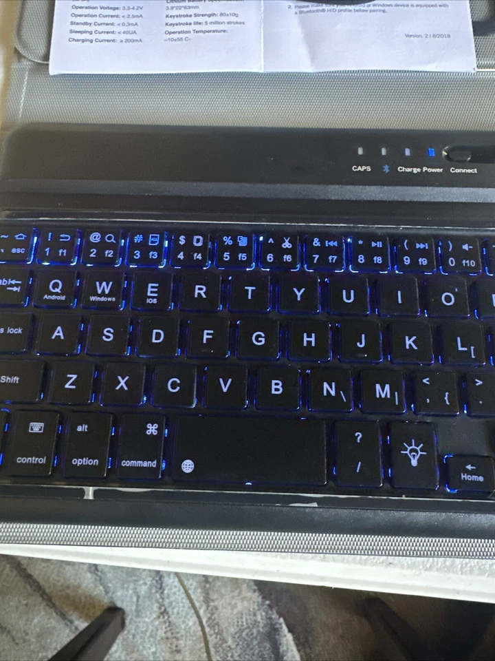 M-Edge Folio Power Pro Universal Keyboard Case Fits Tablets 7"-8" - Image 4 of 4