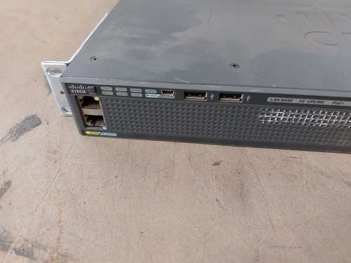 Cisco Catalyst WS-C2960X-24PS-L 24-portowy przełącznik gigabitowy przetestowany - Zdjęcie 4 z 7