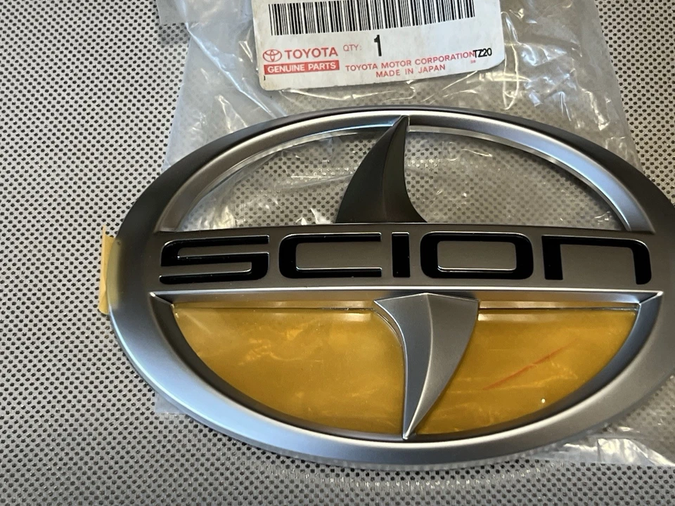 Emblema de maletero Scion Xa 2004-2006 genuino OEM 75441-52050 Foto 4 de 4