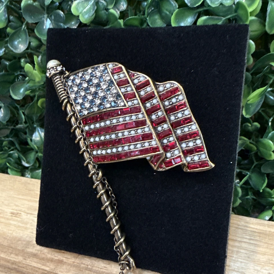 EUC! Heidi Daus Large Swarovski Crystal Sparkling Stars & Stripes Flag Brooch - Image 3 of 4