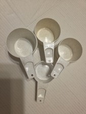Vtg Set of 4 Tupperware Measuring Cups White  with Speckles Nesting ( 1/3-1 Cup)