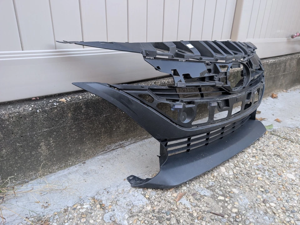 Rejilla delantera sin sub rejilla Prius Prime 2021;2022 Foto 2 de 4