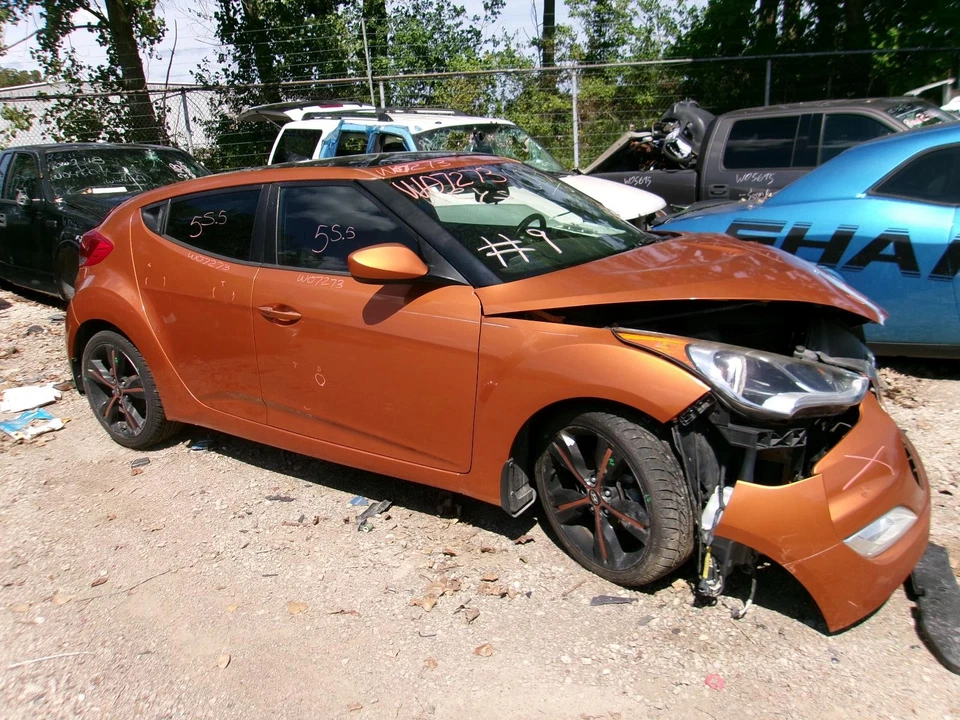 Cuarto de vidrio usado para: Hyundai Veloster L. 2016 sin energía solar izquierda grado A Foto 3 de 4