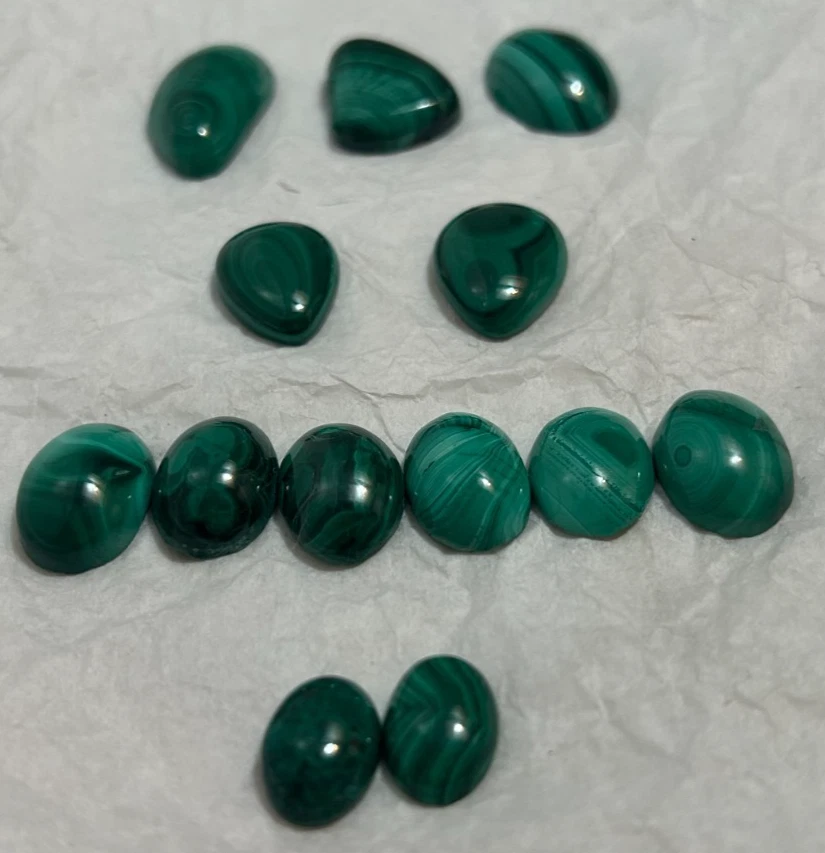 Lote de 13 Cabujones de Malaquita Natural Piedras Preciosas Sueltas Lote 24 x 17 mm a 13 x 10 mm Foto 3 de 4