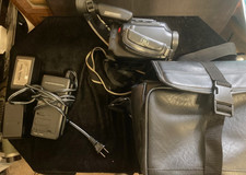 General Electric CG501 VHS-C Video Camera Camcorder parts or repair case/batte