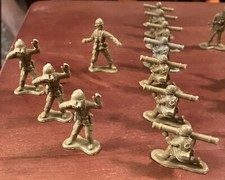 Vintage Green/ Grey Army Men Plastic Lot Of 20