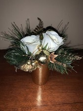 Small Christmas Floral Centerpiece Devoration Gold Ivory Green 