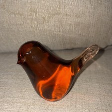 VINTAGE WEDGWOOD amber glass bird paperweight ornament