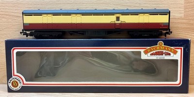 Bachmann '00' 34-651 B.R. 63' Thompson BG Full Brake Coach E12E.