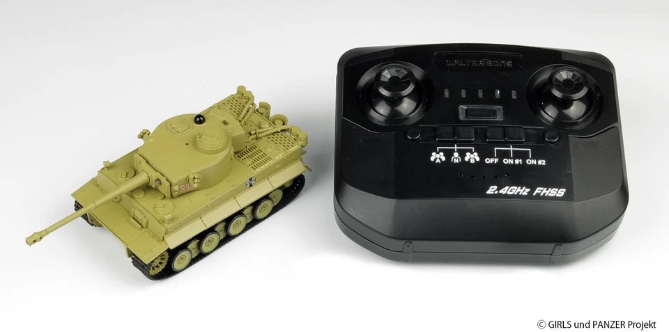 PLATZ GIRLS und PANZER 1/64 RC BATTLE TANK Tiger I Kuromorimine Girls School - Image 4 of 4