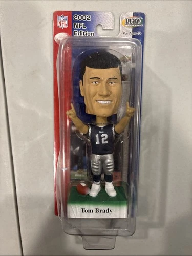 2002 NFL Edition Play Makers  Bobble Head With Football Card Tom Brady