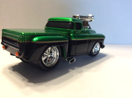 MUSCLE MACHINES 1955 CHEVY PICKUP TRUCK 1/64 55 CHEVROLET - - Picture 2 of 4