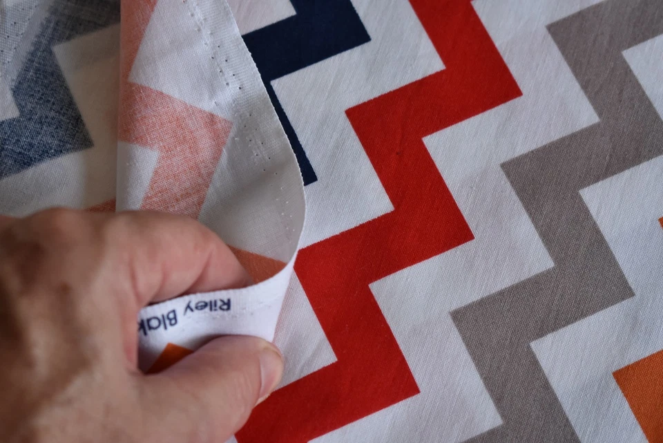 31" Long, Orange Navy Red Gray Chevrons, Riley Blake/"Chevron"/RBD/C320, N2184 - Image 4 of 4