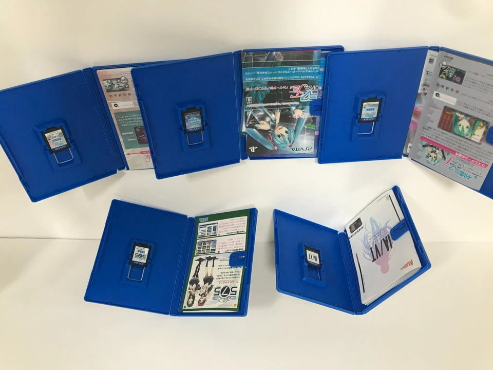 Hatsune Miku Project DIVA f f 2nd X IA/VT Colorful Utakumi 575 PS VITA 5 Set - Image 2 of 2