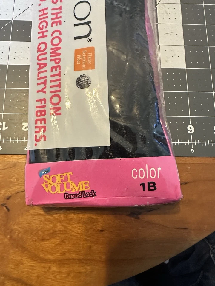 Bloqueo de rastas de volumen suave color 1B Kanekalon Foto 4 de 4