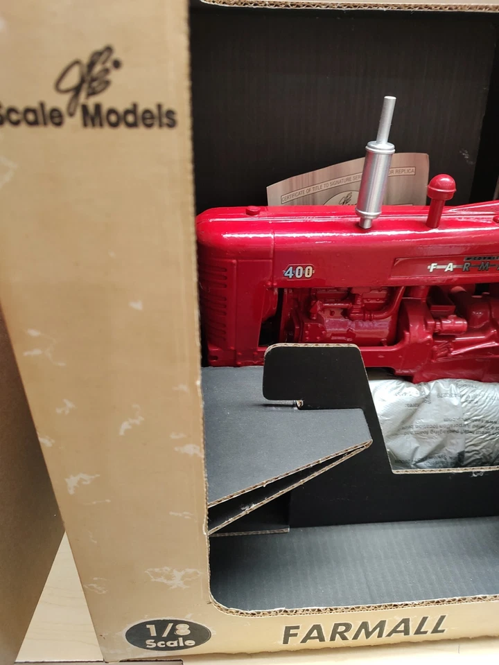 Joseph Ertl Scale Models Signature Series 1/8 Case IH Farmall 400 in Box - Image 4 of 4