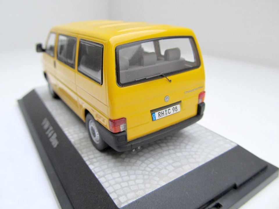 Volkswagen VW T4 Bus Amarillo Colza 1:43 Premium ClassiXXs 13251 - Imagen 3 de 3