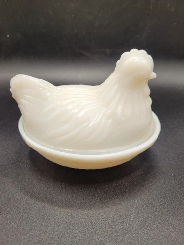 Vintage White Milk Glass Chicken Hen on Nest Covered Candy/ Butter Dish 4"