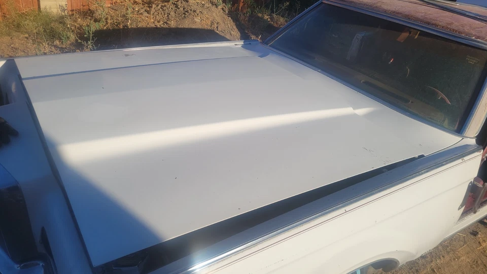 1968 1969 1970 1971 LINCOLN CONTINENTAL MARK III HOOD OEM/ DRY DESERT CAR - Image 3 of 4