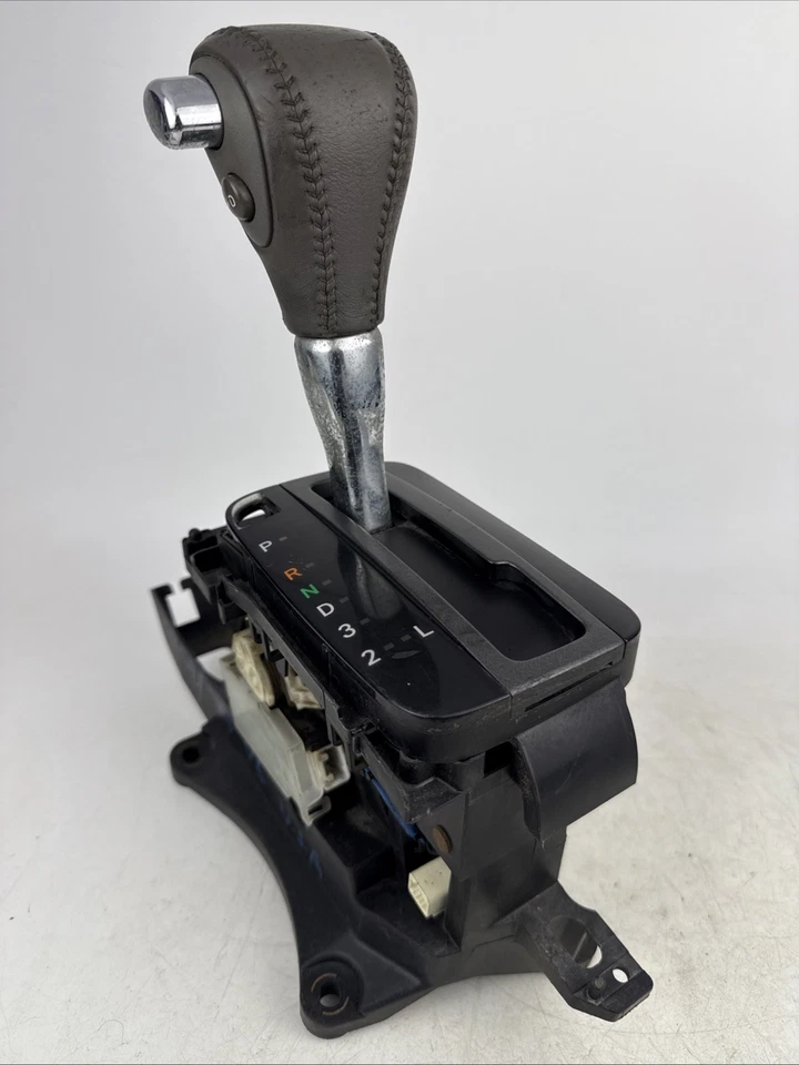 Toyota Camry 2003 conjunto de selector de palanca de cambios de piso automático OEM 2002-2006 Foto 2 de 4
