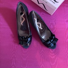 Nina Black Satin Women  s Heels 3 1/2  Open Toe New 8 Medium